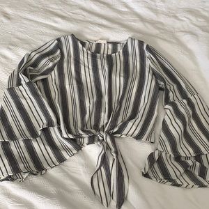 Beautiful black & white top